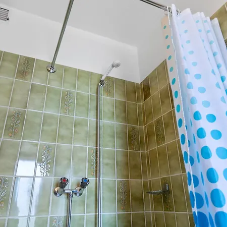 - 6 Pers - 5 Lits - 2 Parkings