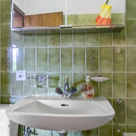 - 6 Pers - 5 Lits - 2 Parkings